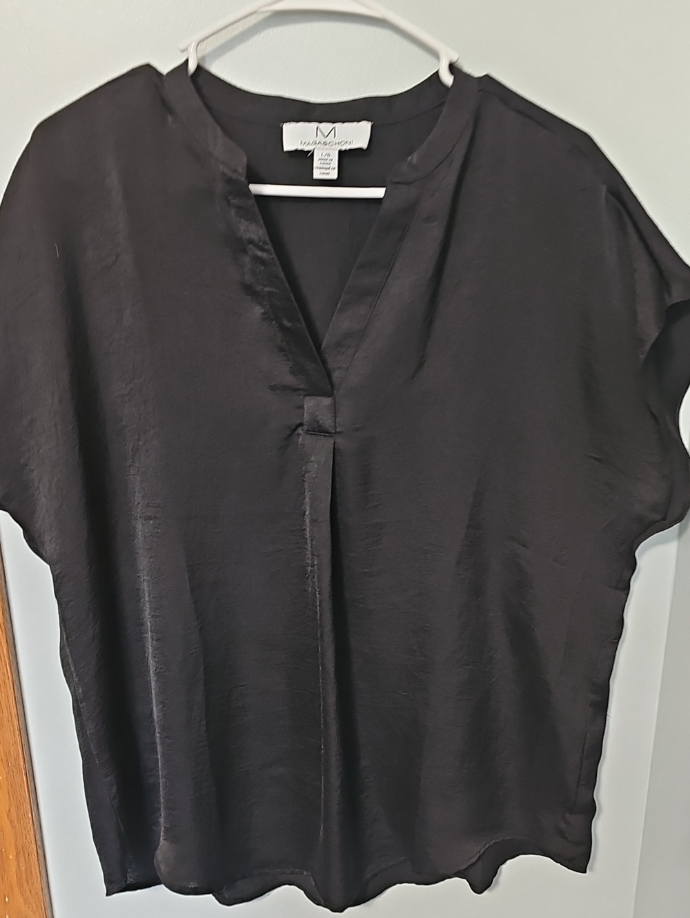 Magaschoni Black Short-Sleeve Silk Blend V-Neck Blouse